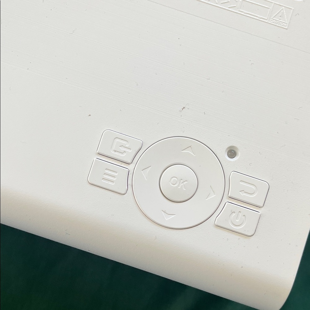 White Portable Projector - Picture 3 of 8